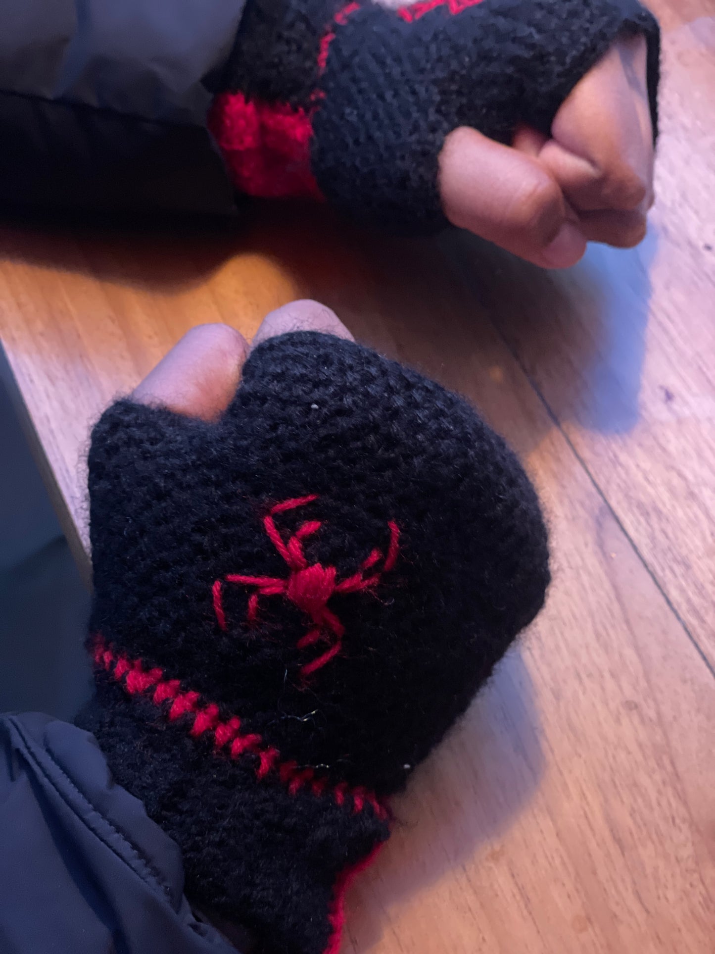 Spiderman hand-warmers