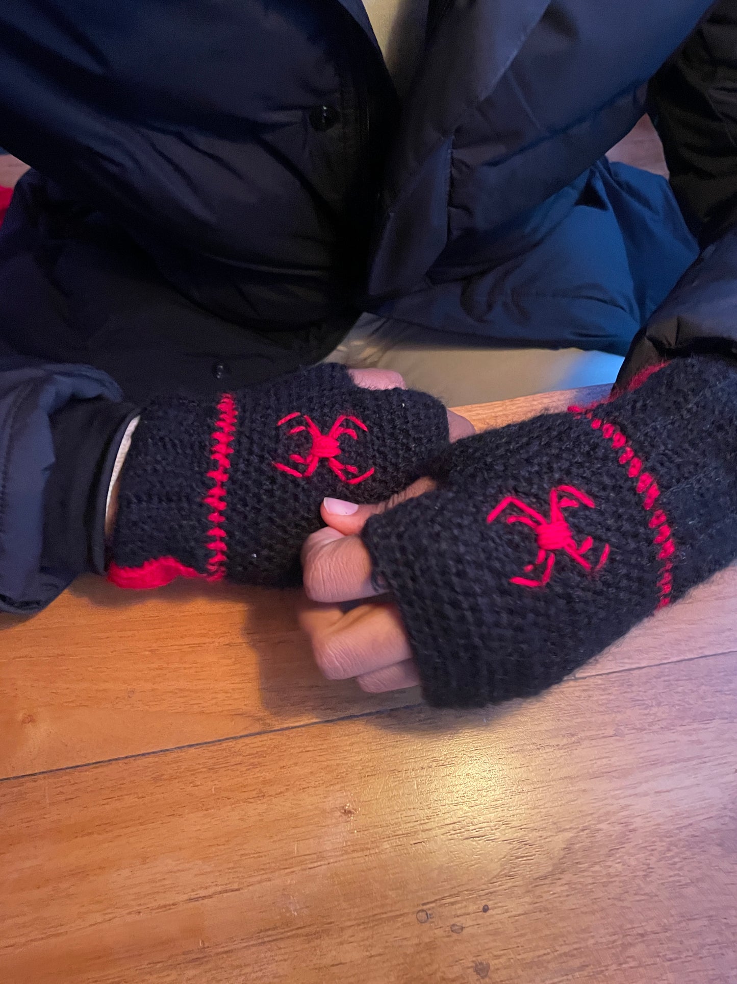 Spiderman hand-warmers